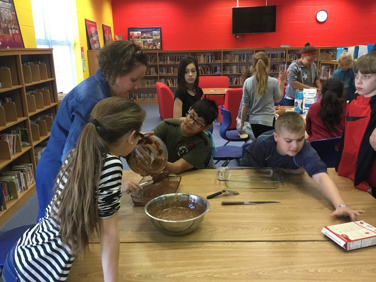 SusanMc1122's tweet photo. 5th grade #PBL  @mtullamedia @swimbikerun_23 @murphjan26 https://t.co/cvIXVA6gTb