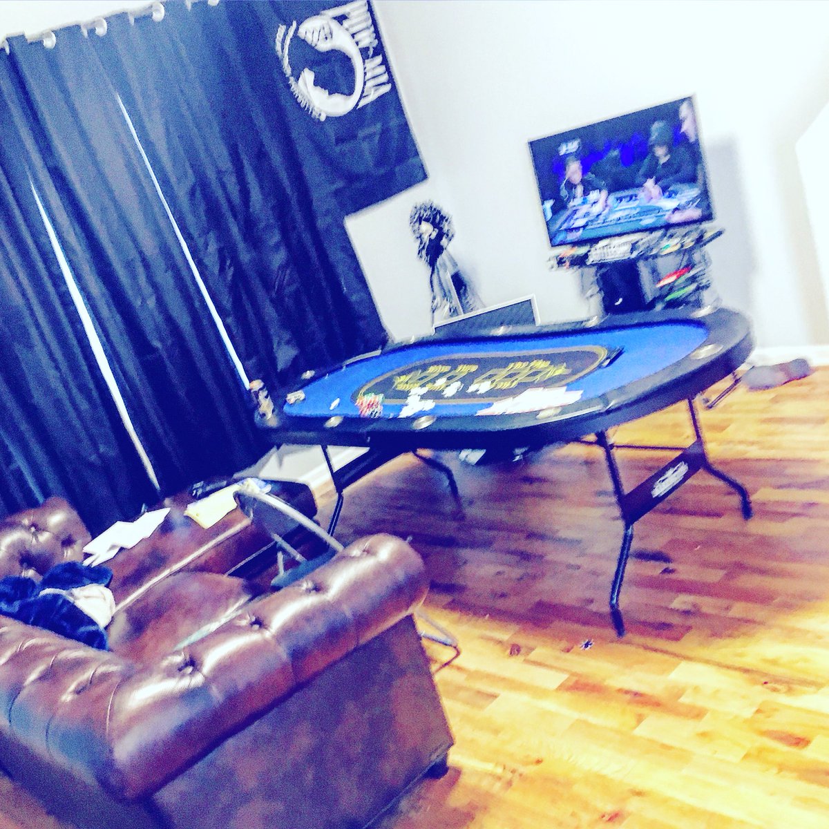 goldchip312's tweet photo. Practice puts you at the final table.
#poker #chipporn #wsop #bracelethunting #pokerchips #texasholdem #pokertournament #vegasready #pokerking #vegas #stacking #worldseriesofpoker #turbo #pokernight #upswing #pokerhome #winning #smallstack #pokerstars #pokerlife #homemade https://t.co/tTDCceW4HG