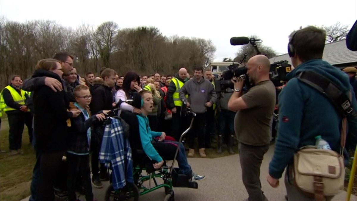 mojo90's tweet photo. DIY SOS helps cancer-fight family create dream home #yealmpton #devon #diy #inspiring #amazingvolunteers #lovebuilders @MrNickKnowles @diysos @BBCOne https://t.co/LS7UYyYmWL https://t.co/WbpB5fXb8M