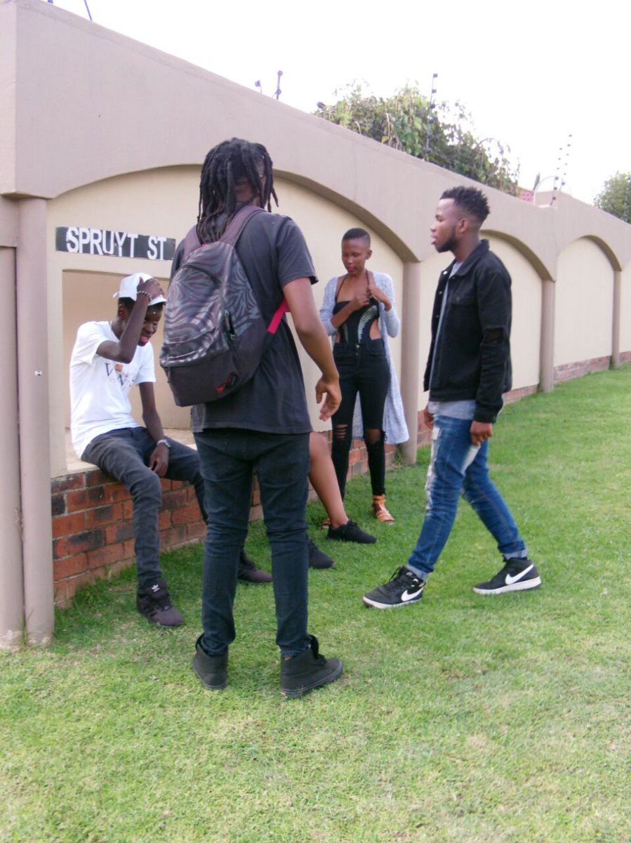 DEGZ_SA's tweet photo. #WaveyMusicVidShoot🎬🔥 With the GANG GANG #TMK👑🌏 #JAM🎵 #VisualsAlert🚨🎬🌴🔥 https://t.co/VBFtahoe3V