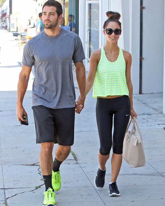 PlsPlsMeApp's tweet photo. Those who workout together, stay together. 💪🏼❤️ @blindfoldmeapp https://t.co/hcY1FqCG0k