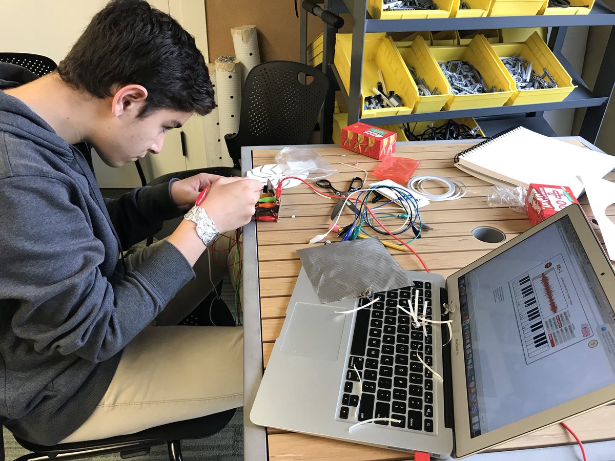 johnyen's tweet image. 8th grade inventors pushing the envelope of purpose and design. #polysolves