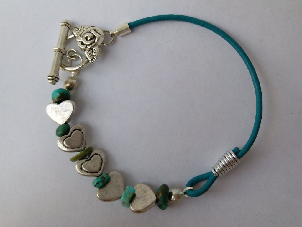 BulevarCubano's tweet photo. Si tanto disfrutas de #accesorios y #bisuterías, por qué no aprovechas y das una vuelta por #BulevarCubano donde #MejyrBijoux te presenta sus propuestas. Valóralas y luego nos haces saber. 
https://t.co/sze8QvSzUP
#CubanosenRD #JuevesDeGanarSeguidores
#21Mar https://t.co/GlMaB0T0uN