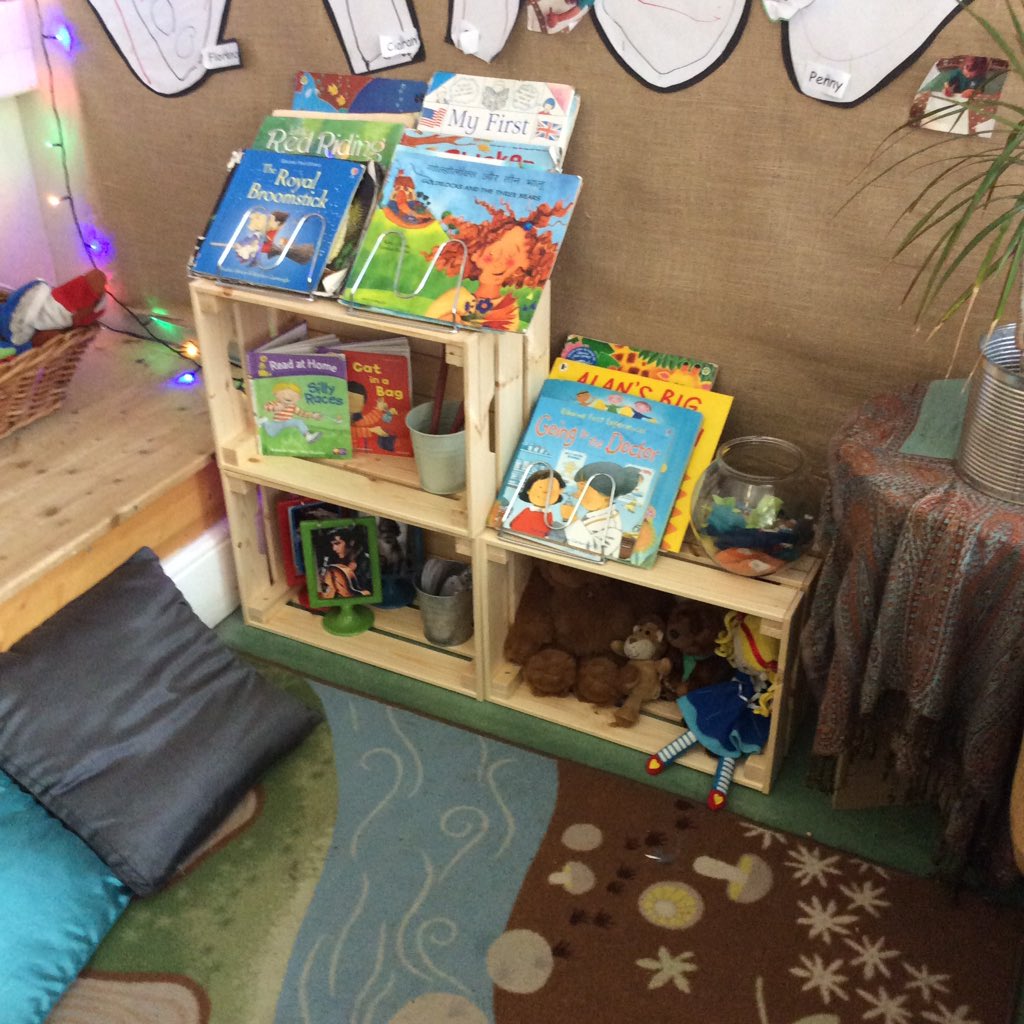 juice_nursery's tweet photo. #greenroom have enjoyed using their new communication and language area! #eyfs #chattycorner https://t.co/UtVoo7tZEd