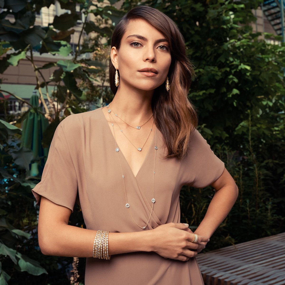 FreidaRothman's tweet photo. Introducing Fleur Bloom. The petals fluttering on FREIDA ROTHMAN's newest Fleur Bloom collection signal the rebirth of Spring. Perfection in a delicate balance of nature and jeweled opulence. Shop now at https://t.co/uC5sUk8j02.
#FREIDAROTHMAN #Spring2018 #FleurBloom https://t.co/hzt3kVSf2A