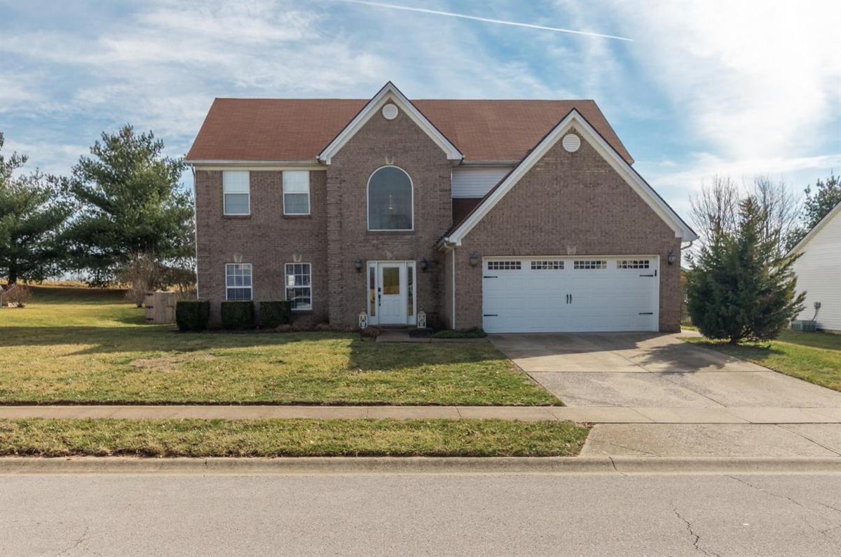ShowPlaceRealty's tweet photo. We are looking for a buyer on 128 Carriage Lane #Midway #KY  #realestate https://t.co/cqIc8dCcg3 https://t.co/8hqhMQgBM8