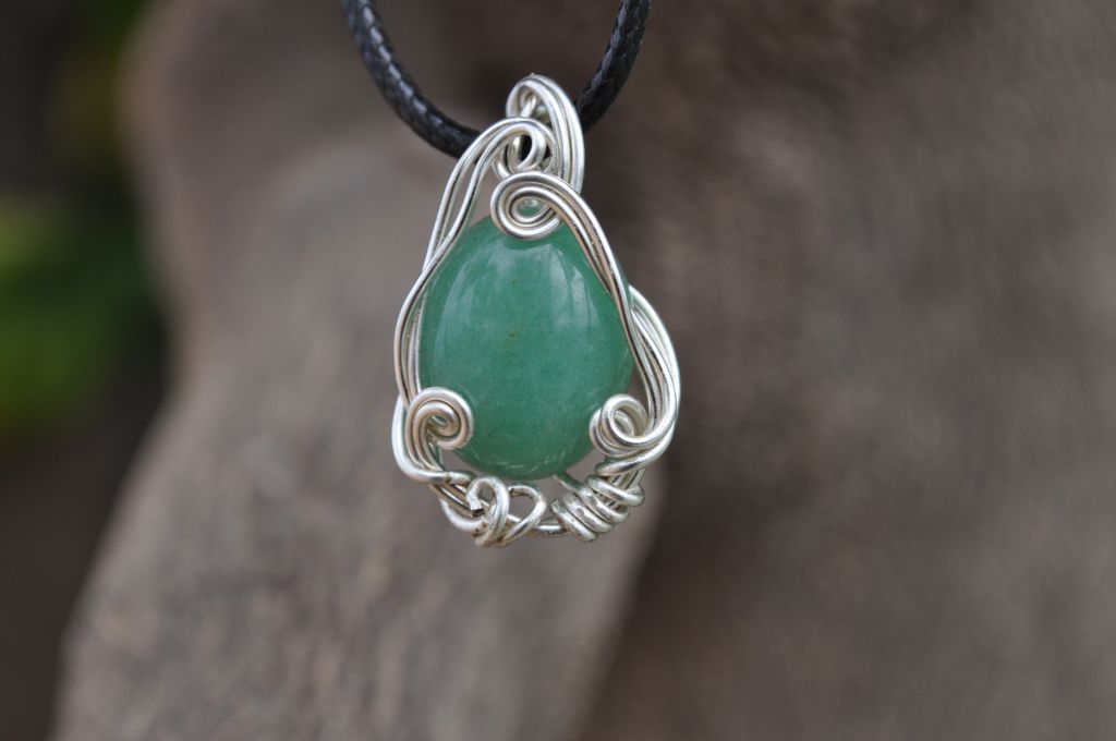 Rawvolutionjwls's tweet image. Tempe Festival of the Arts is this weekend! Live entertainment, food vendors and artists selling their goods! The event goes from 10am-5pm Friday, Saturday &amp;amp; Sunday. Bring your walking shoes! Mill ave will be blocked off from University to Seventh street.
Our booth 609 s Mill ave