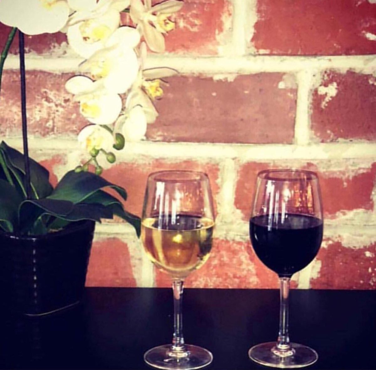 Lunch Special Monday-Friday❗️✨ Your choice of our extraordinary House Wines.. Red or White for 5$🥂🍽🍷✨ #wine #winetasting #wineanddine #nage #nagedc #foodies #lunch #lunchspecials  #winedown #wine🍷 #wineporn🍷 #lunch🍴 ✨
