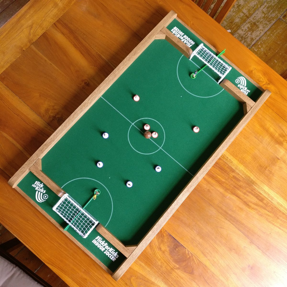 flickforkicks's tweet photo. Busy few days of product photography. Light and setting were ace. Editing starts tomo. Some rough phone shots in the meantime. Starting to all feel a bit proper, this!
#5aside #flickforkicks #tablesoccer #handmade #indoorfootball #analoguegame #playfacetoface #subbuteo #walkers https://t.co/3nQlC6UxwZ