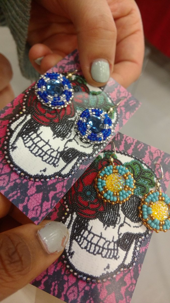 mtapowwow's tweet photo. Great turn out!!!! Some lovely items from our vendors!!! Lovely dancers!! All around lovely event! #StillGoingOn https://t.co/xBWEBTDcIS