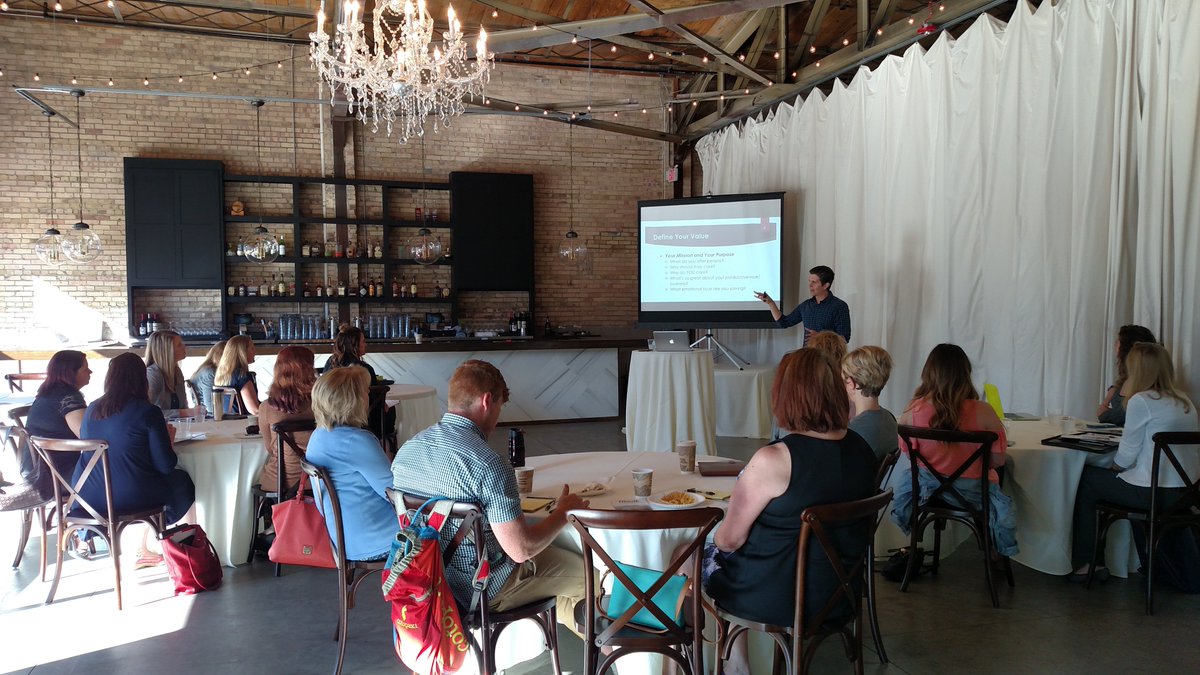 TweakSocial's tweet photo. Join the #TweakTeam on Thursday, April 5th from 8-10AM at Gather on Broadway in Green Bay for a social media seminar! We will be talking all things Facebook and Instagram in 2018. Click the link below to register. Plus, it's FREE!

https://t.co/PTH5Nv3L2Y https://t.co/E8SJN5OahB