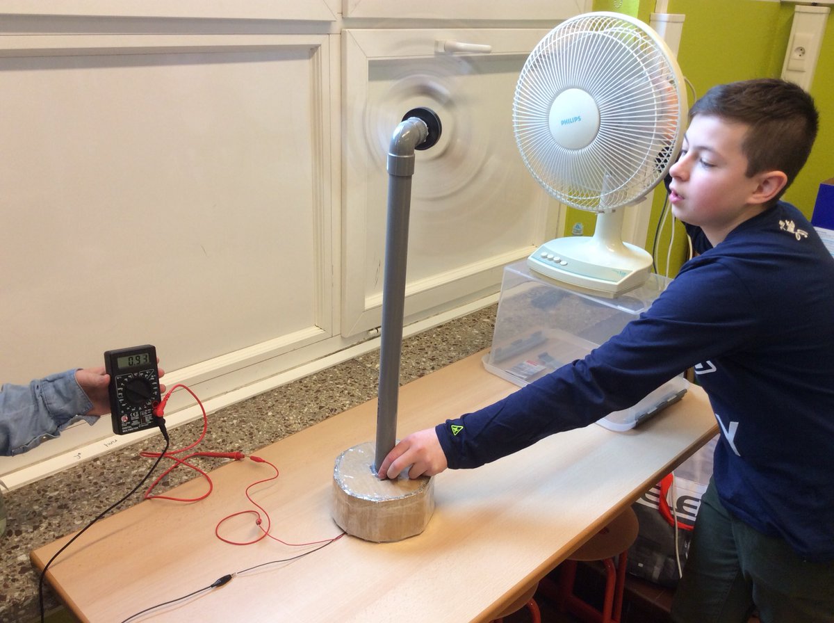 krispetitjean's tweet photo. Experimenteren met windenergie met een zelfgemaakte windturbine. #STEM @STEM_FL #stemtornooi https://t.co/tfZ82vhAi9