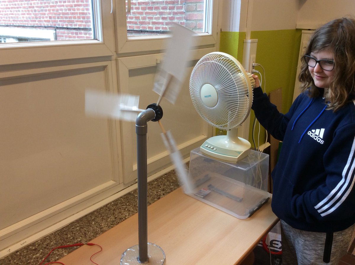 krispetitjean's tweet photo. Experimenteren met windenergie met een zelfgemaakte windturbine. #STEM @STEM_FL #stemtornooi https://t.co/tfZ82vhAi9