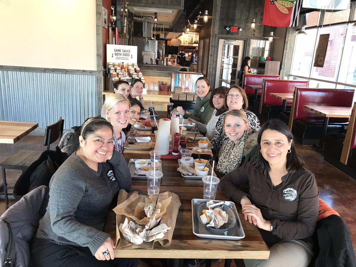 ms_nicolethiel's tweet photo. Supporting Pipers fundraiser to raise money for a new playground! #piperproud #d100pride #wearesbea @Ms_Griseto @MsVega06 @jazminm1211 @TarynBartley https://t.co/7kGojhX7gT