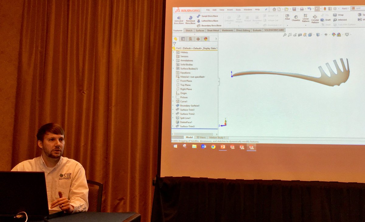 Martin Hayes from @CipAmory teaches us <a href="/SOLIDWORKS/">SOLIDWORKS</a> Surfacing by creating a pasta spoon🍝 during #SWUGN Technical Summit - Nashville. <a href="/SWUGN/">SWUGN</a>