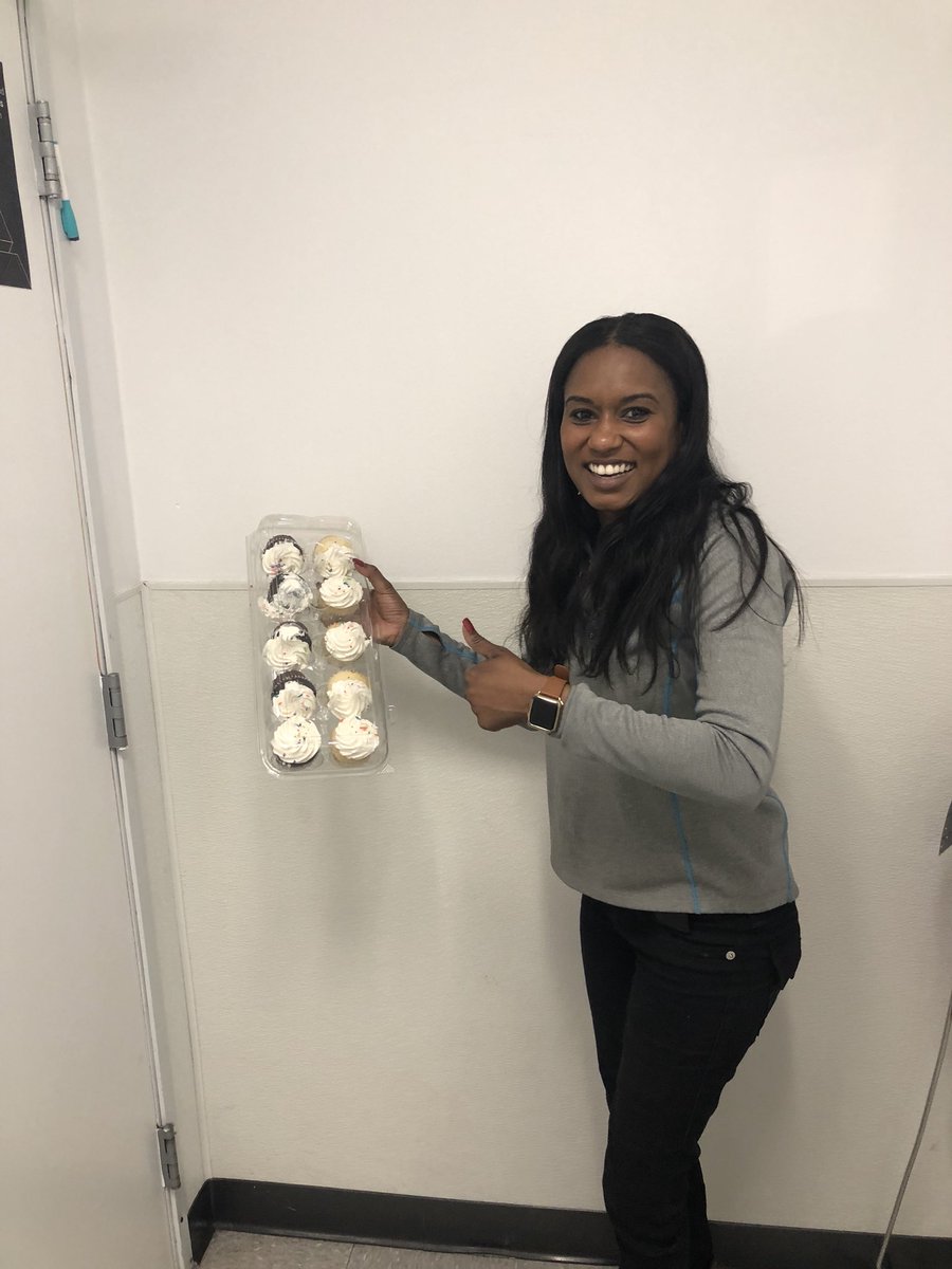 Terra, the birthday girl not only got cupcakes the other day, but she also got some Business Expert Swag from 2017!! <a href="/NTXChase/">Chase</a> @carriejohnsontx @NTX_Execute #LookatLemmon #runningwithfuel #WeAreNTXDynasty #POWERCentral