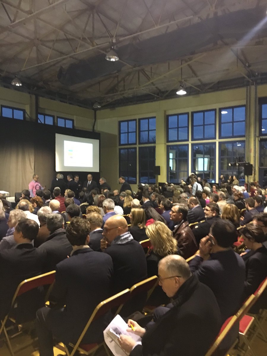 PY_Courtel's tweet photo. Foule pour entendre Arnaud Delacoste #acticall #lafilature #Louviers @EnjoyRouenNdy @RouenNdyInvest @acticall https://t.co/TfOxA1CPOL