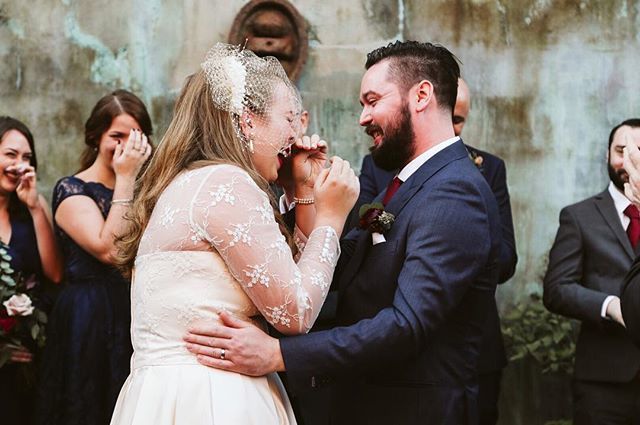 Couples who have fun together are THE BEST! Check out this Brooklyn vintage inspired wedding at one of my favorite Brooklyn venues <a href="/mymoonnyc/">MyMoon</a> that is up on the blog! (link in bio!) Her grandmother's house will give you a bit of jealousy! .
.
.
.
. 
#brid… ift.tt/2pws9m2