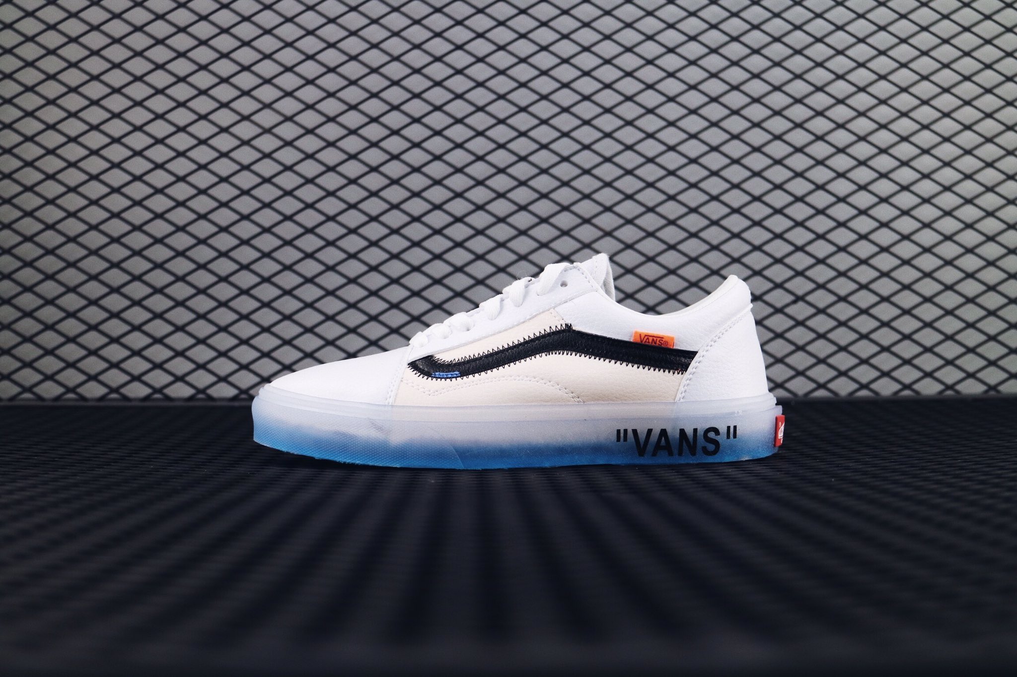 recurso temerario repentino CRISP SUPPLY on Twitter: ""VANS X VIRGIL ABLOH" CUSTOM  https://t.co/ASw4mRbMlP https://t.co/E1nyeKVyqZ" / Twitter