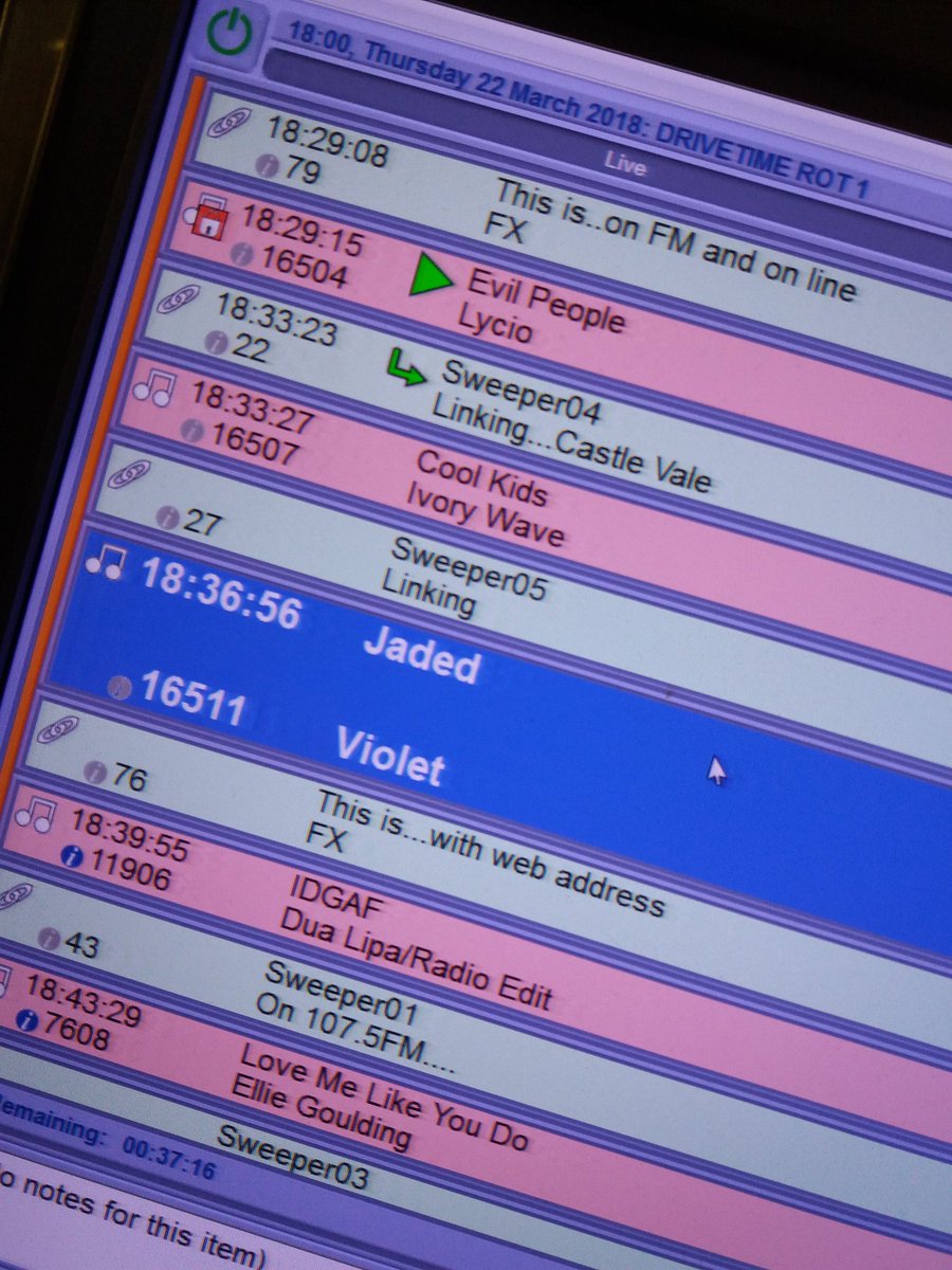 Spinning BRAND NEW <a href="/violetsrblue_/">VIOLET</a> &amp; chatting to <a href="/thebandhub/">The Band Hub Sutton Coldfield</a> up next <a href="/switch_radio/">Switch Radio</a> drive
 switchradio.co.uk/console/index.… 🎧