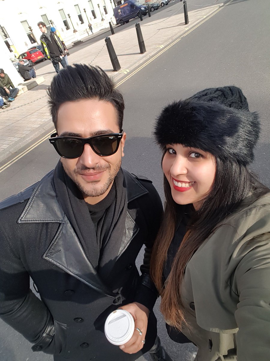 MissyPBS's tweet photo. @AlyGoni Great to meet you on location of #YHMInLondon today! What a fun guy!, thanks for a top day! See you again soon :-) https://t.co/TkXcgZ1nQ2