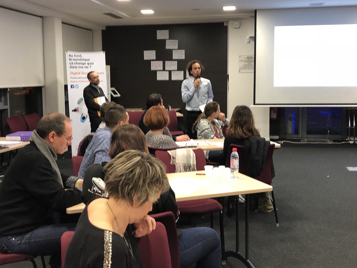 ODSForum's tweet photo. Des stratégies différentiées aux stratégies collectives. Ce qui est important, c’est que le numérique permet différentes stratégies d’enseignement et d’apprentissage - Tamer El Aïdy @debrouillotwit #DSFeduc https://t.co/hQNfLABfAn