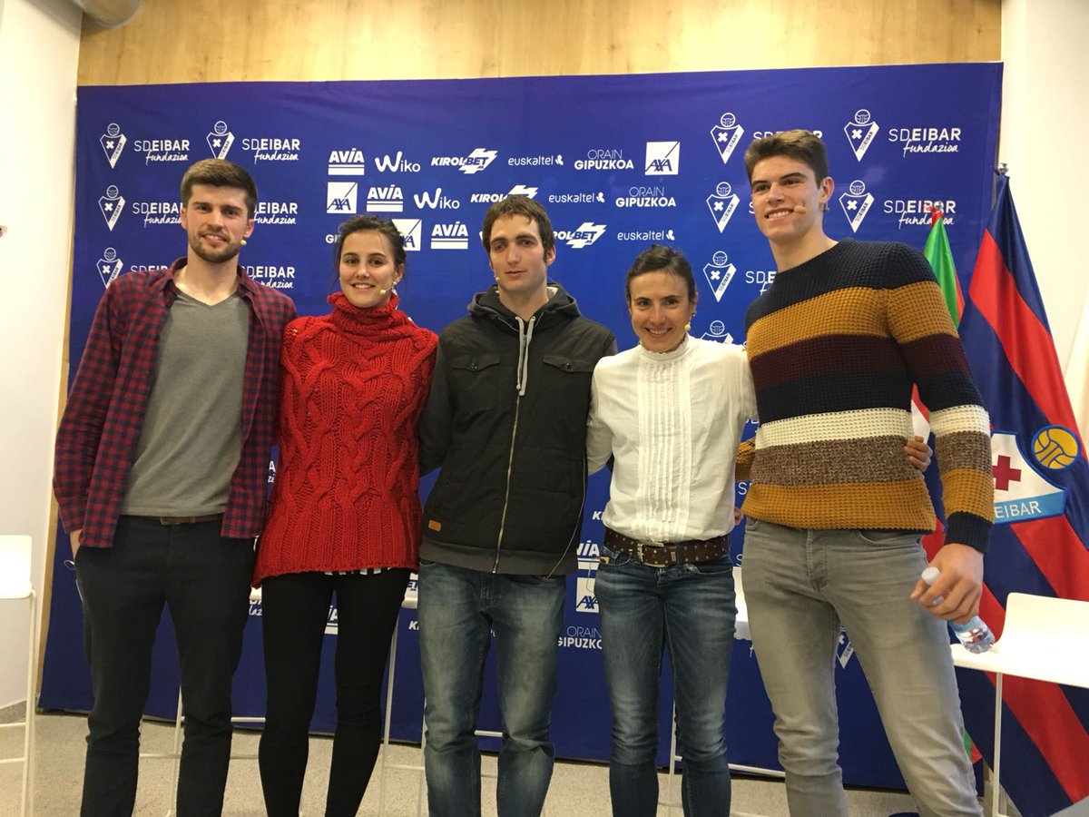 ibiliz23's tweet photo. #EuskaraEtaKirola: #EibarFundazioak kirol eta komunikazio alorreko lehen mailako ordezkariekin antolatutako jardunaldi emankorra. Zorionak ekimenagatik! https://t.co/lgKXX2zQoB