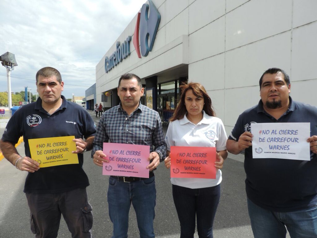 Trabajadores despedidos tomaron una sucursal de Carrefour - bairesparatodos.com.ar/inicio/trabaja…