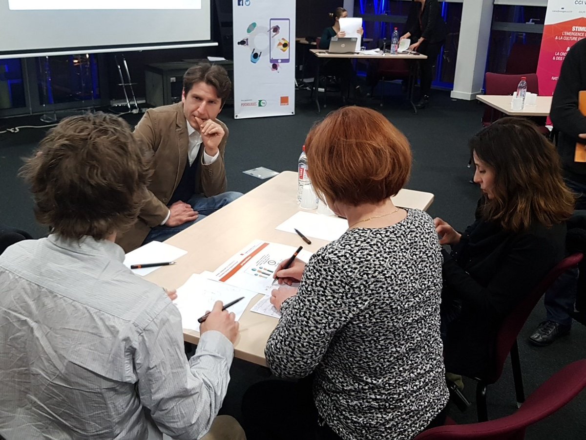 quaialpha's tweet photo. Zones blanches, fracture numérique, aménagement du territoire... les débats s'intensifient. Merci les @petitsdeb #DSFeduc #Epinal #Numérique https://t.co/olv1GfzSJa