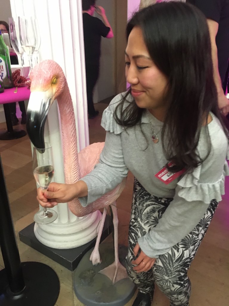 Madamscoop's tweet photo. Thank you @mentionmeshare for referring me to my new pink bestie. #metime2018 #friendreferral #referaflamingo https://t.co/4NQuO2ncL6