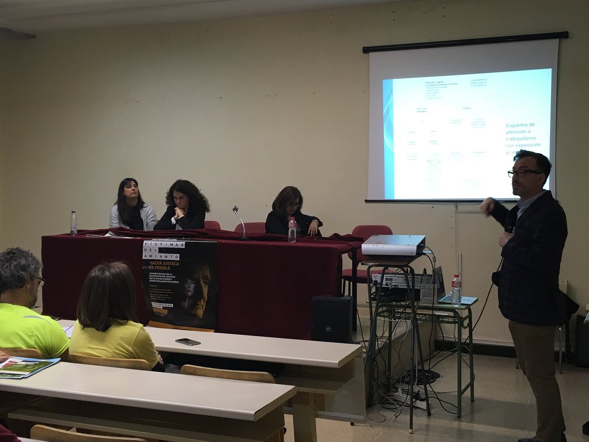 Hasta el 2040 habrá muertes por culpa del #amianto. La zona sur de Madrid es una de las afectadas. Hoy estamos dando una charla en #Aranjuez para contar las consecuencias de esta fibra cancerígena, junto al neumólogo #FernandoGonzálezTorralba #amiantoAranjuez