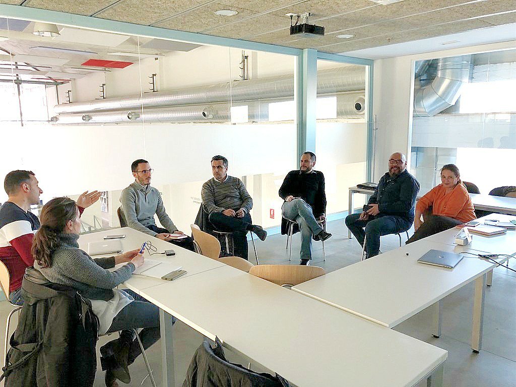 Trabajando en las líneas de acción de #Aextic para el año 2018, formulabdo ideas, generando comisiones de trabajo, estableciendo objetivos...
Participa, asociate y colabora, vamos a poner en marcha ideas bastante molonas y te necesitamos ;)