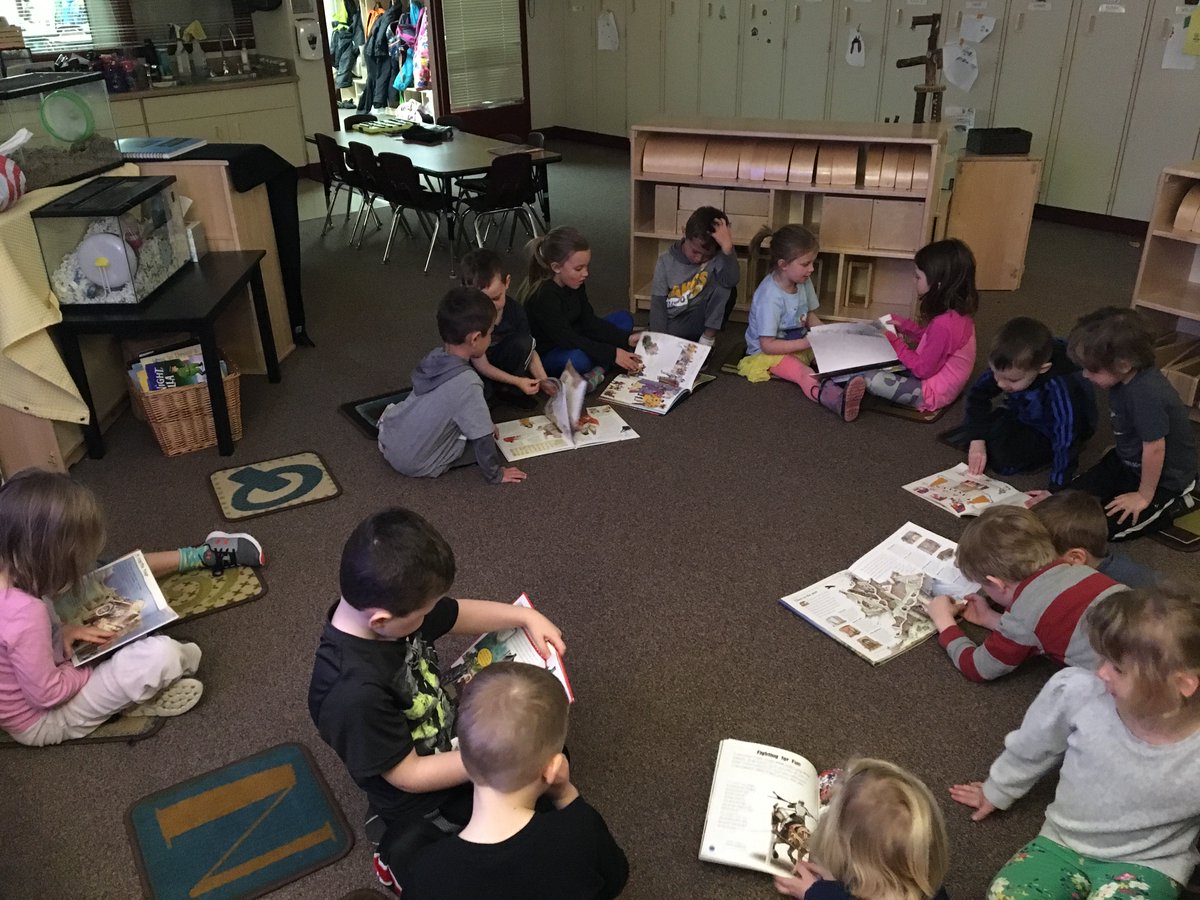 ADutke's tweet photo. My trip to London sparked Ss interest in castles. #NaturePreK Ss turned & talked to peers about what they already knew about castles & then did buddy reading to learn more. #PriorLakeCLR #MnCLR @validateaffirm https://t.co/9Zk8Je2Z8J