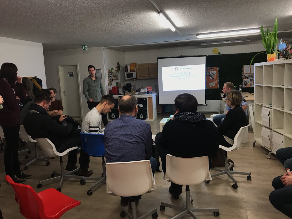 DeniseO365's tweet image. Weiter gehts. @AlterMartin stellt #AzureB2B vor. #office365 #meetup #dresden