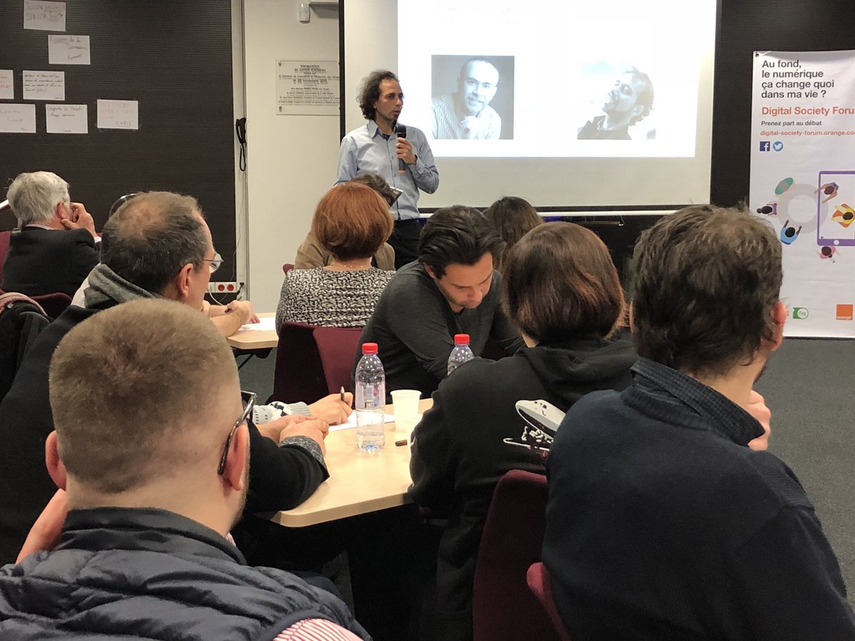 ODSForum's tweet photo. « Plus on veut du numérique, plus on a besoin d’humains. Rajouter du numérique c’est rajouter du lien social ! » Tamer El Aïdy @debrouillotwit #dsfeduc #epinal https://t.co/Xj8KAgGPgK
