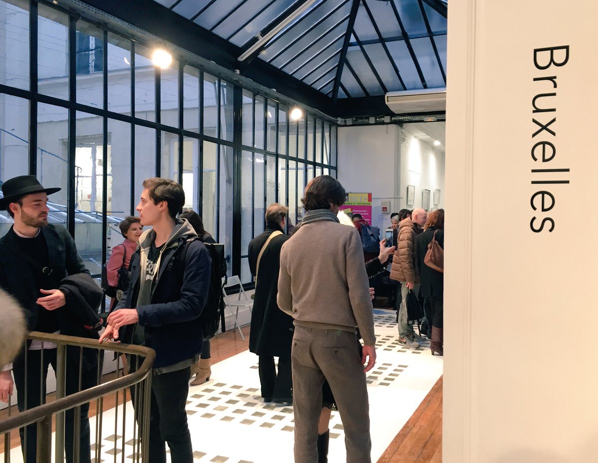 DDESSINPARIS's tweet photo. #ddessin18 #ddessin Le #dessin au coeur de l’animation culturelle parisienne. Soirée d’inauguration du salon @DDESSINPARIS en direct de l’atelier Richelieu! @AtelierRichelie #dessincontemporain #drawing https://t.co/WvVgLTtHpS
