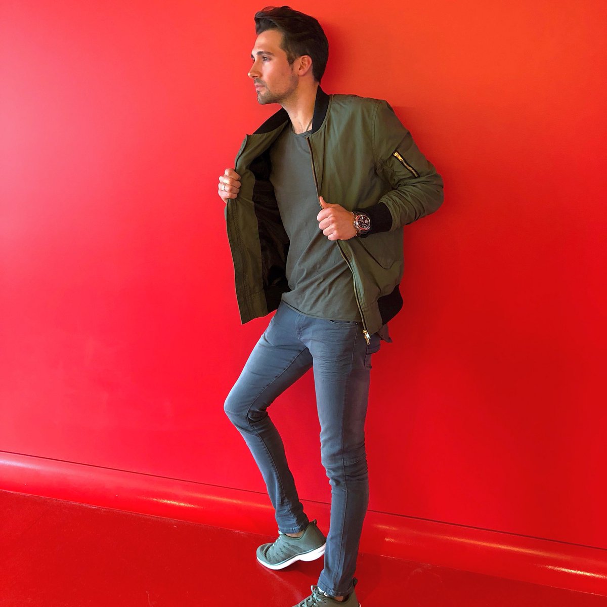 jamesmaslow's tweet photo. Some walls were just meant to be posed next to 😎 https://t.co/k4jzy6bu4O