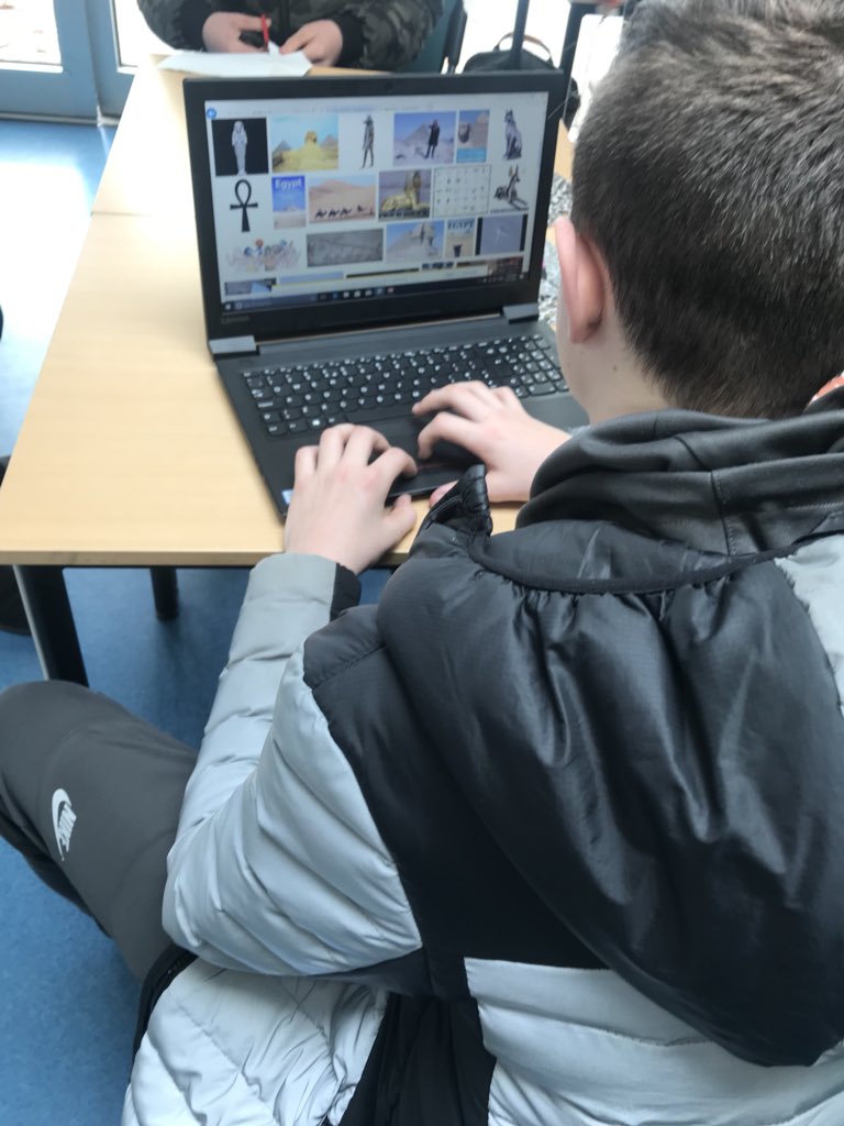 OMG_IM_LEARNING's tweet image. Practical Hands-on Learning 📚💪🏾

KS3 Students combining their #Mathmatical knowledge of Shapes, &amp;amp; Measurement with #DesignTech Skills to Create 3D Pyramids for Next terms theme of Egypt 🇪🇬  

#alternativeprovision #teacherlife #Mathematicians #shapes #nets #Designers #DT