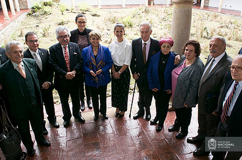 UNALOficial's tweet photo. Por decisión del CSU, la profesora @DollyMontoyaUN es la primera mujer en la Rectoría de la @UNColombia https://t.co/zIXR3Ha1hT #SomosOrgulloUN @Mineducacion Vía @PrensaUN https://t.co/KVTEAomvMm