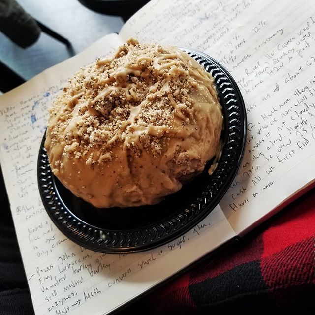 vr0d's tweet image. Irish coffee donut sitting in my lap. Made from brioche, coffee, shortbread crumble, and Redbreast 15 whiskey. Part of a fantastic Midleton Distillers whiskey tasting! #latergram #midletondistillery 👌 ift.tt/2IHH7xk