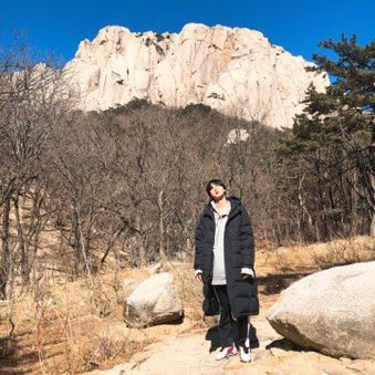 BTS_V_Kim_'s tweet photo. 석지니 https://t.co/zaV1ryMQid