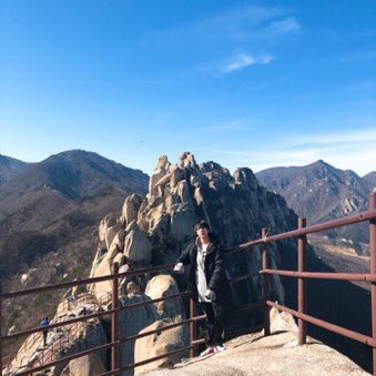 BTS_V_Kim_'s tweet photo. 석지니 https://t.co/zaV1ryMQid