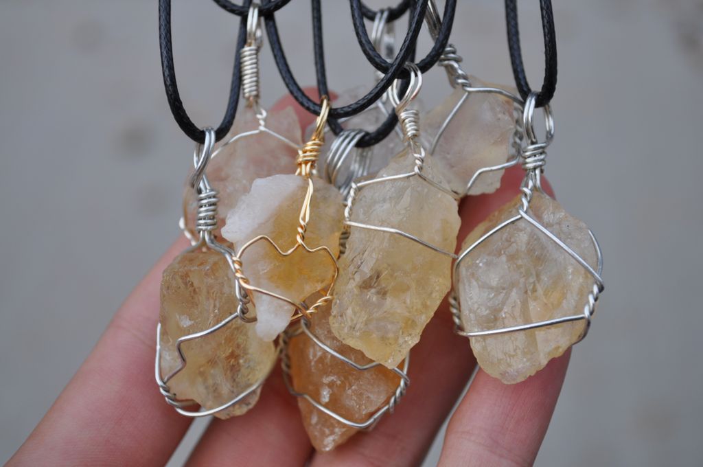 Rawvolutionjwls's tweet image. Customize your own RAW Citrine Wire-Wrapped Pendant! 

Wire options include Silver, Gold, Copper, and Steal. 

The sizes range from .33 inches to 1.5 inches tall.

24 inch cotton chord included with purchase.

$20 shipped &amp;lt;3
