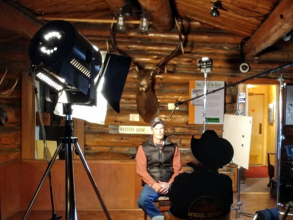 YcmCty's tweet photo. What a pleasure to listen to Jess Cody Schwend tell some stories. Schwend, who recognizes that name? @OfficialRFDTV @Cowboy_Channel https://t.co/1r6JFa9ACE
