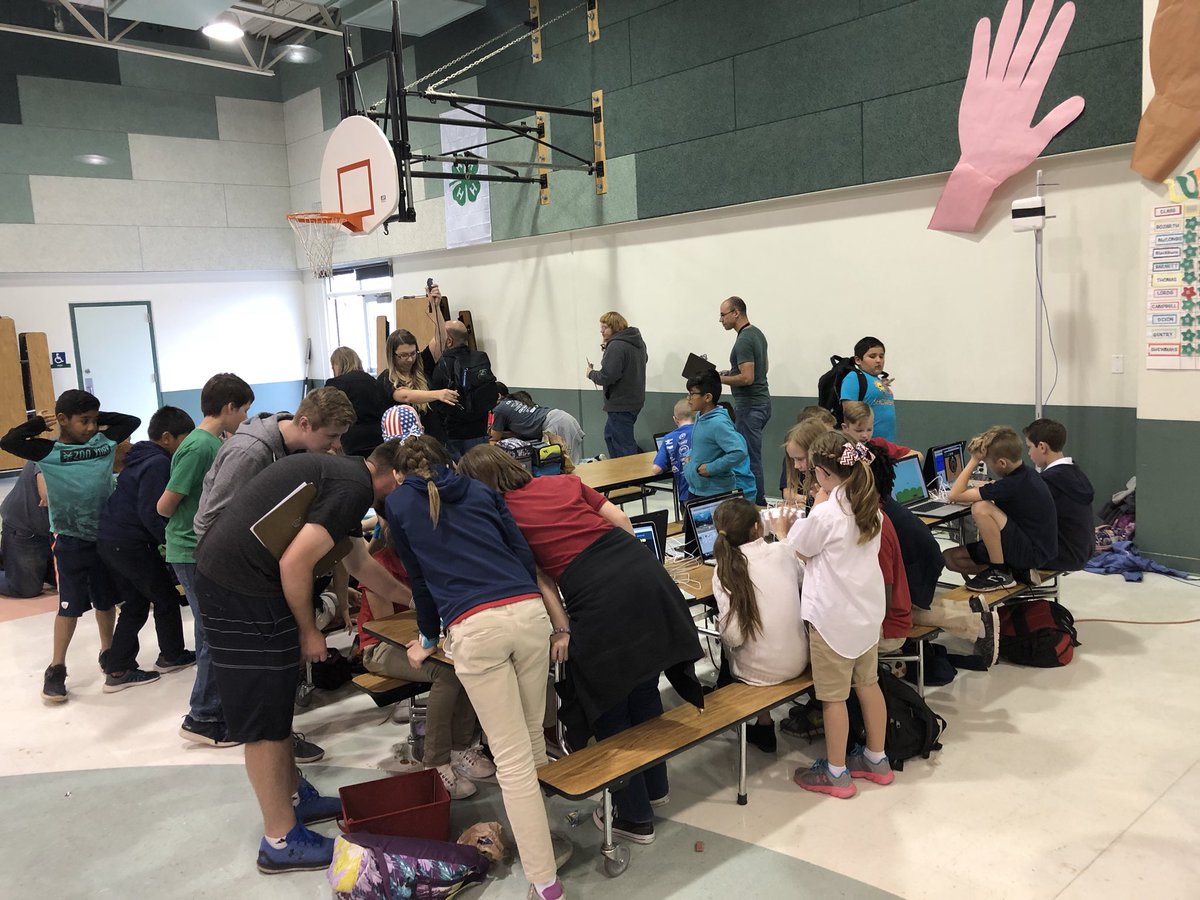 daldixon9's tweet photo. Judging is under way @Redmtelementary #codecampjr thanks to all of the volunteers and helpers for a fun day coding! @ShewmakeKari @washk12 @AmyMitc08687469 https://t.co/4d0hx1xqu4