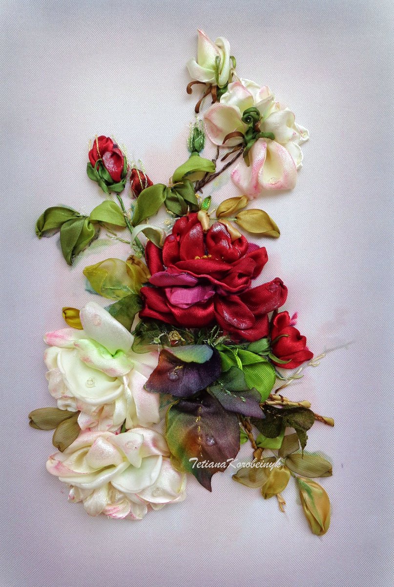 Sono felice di condividere l'ultimo arrivato nel mio negozio #etsy: Quadro 'Roses', realizzato in tecnica Silk ribbon embroidery. etsy.me/2DNn2lI #arte #fiberart #embroidery #silkribbon #tetianakorobeinyk #embroiderypicture #redroses #rosesbouquet #giftformother