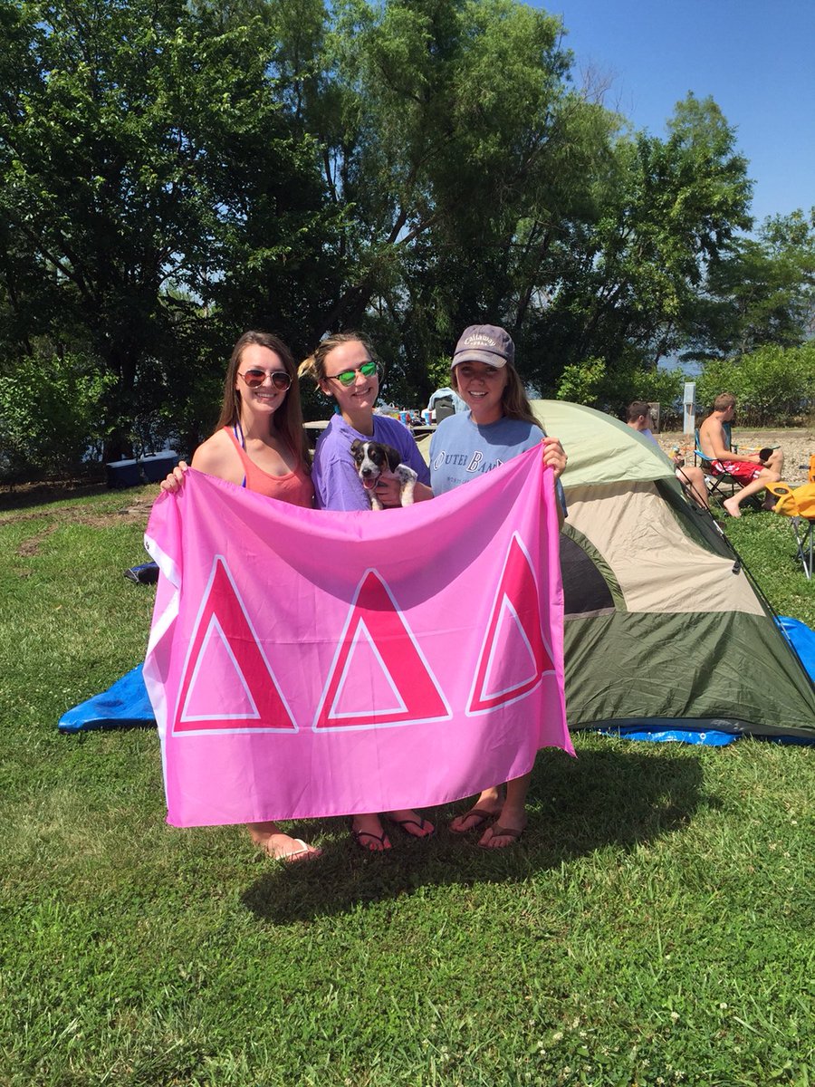 hollzchesty's tweet photo. We’re so old 😭 #TBT #BUGWPC18 #deltasigma18 https://t.co/Vw9QfyzaL2