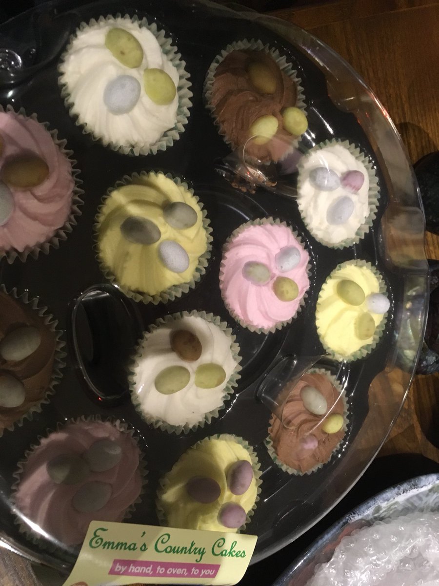 rgol777's tweet photo. Wine and cupcakes arrived. Glass signed and priced. Just need a few Friends now at the weekend to come and make Hot Stuff 2018 fun https://t.co/uCfy8QF8UO