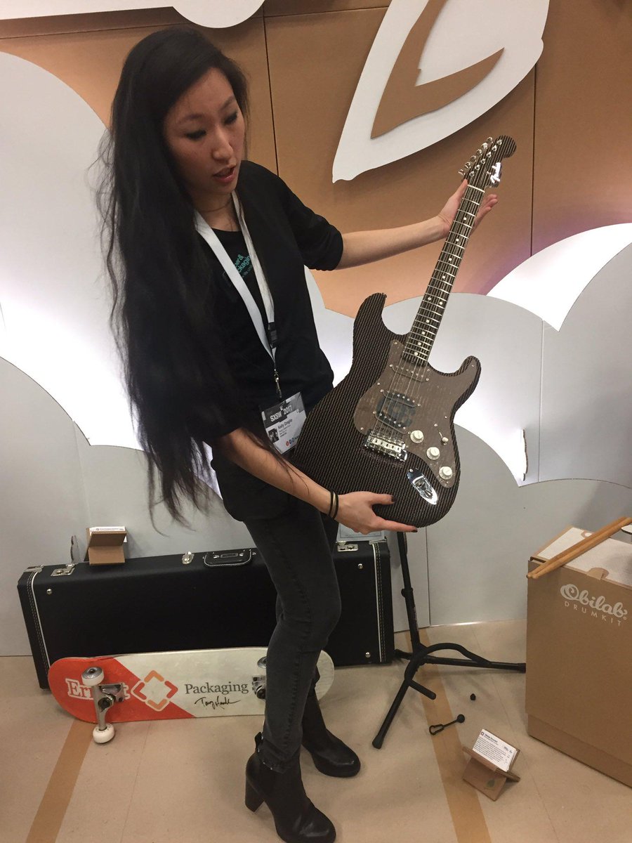 ErnestPackaging's tweet image. The @sxsw excitement has us feeling all kinds of sentimental on this #ThrowbackThursday! We had an amazing time showing off our #CardboardChaos creations and working with @HowLifeUnfolds, to show the world what it means to be #PoweredByPaper: bit.ly/2pxtrgt #SXSW2018