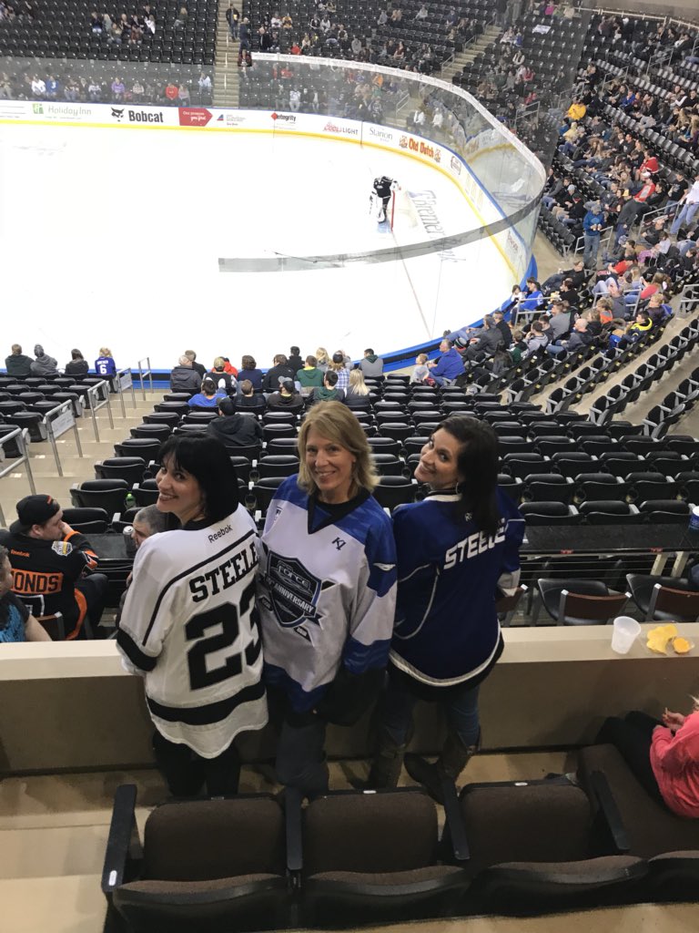 Goooooo <a href="/FargoForce/">Fargo Force</a> &amp; <a href="/SammySteele_/">Sammy</a>   Hershey in the House!  We ❤️ you.